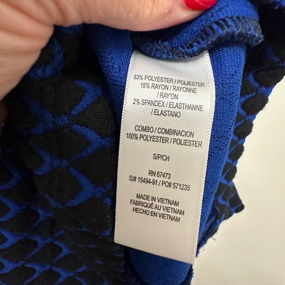 Taylor Maternity Dress for A Pea in the Pod Blue and Black midi with sleeves - Picture 5 of 8